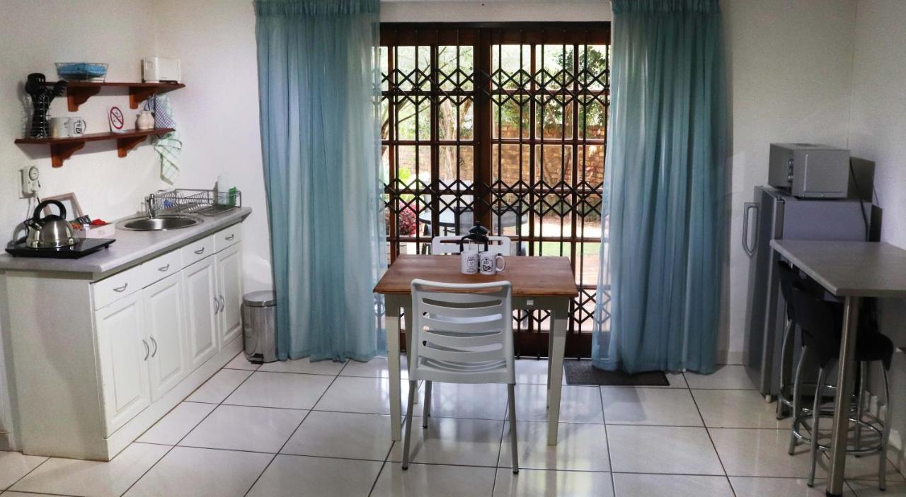 Green Scape Flatlet Pretoria-Noord Exterior foto